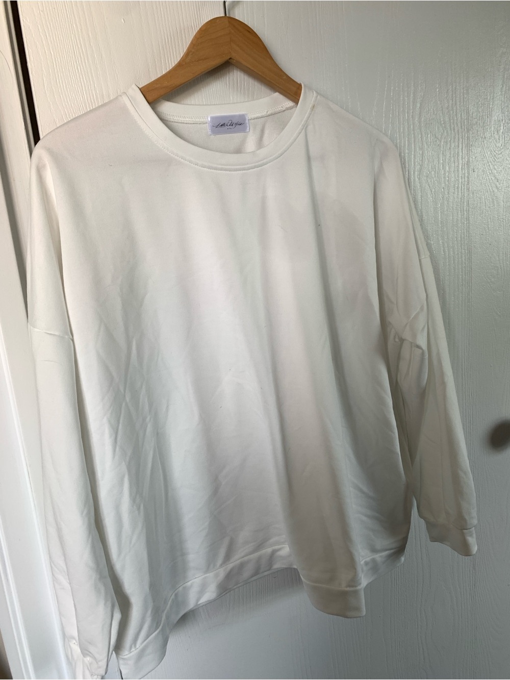 Little White House & Co. White summer  Top with Crewneck Label
